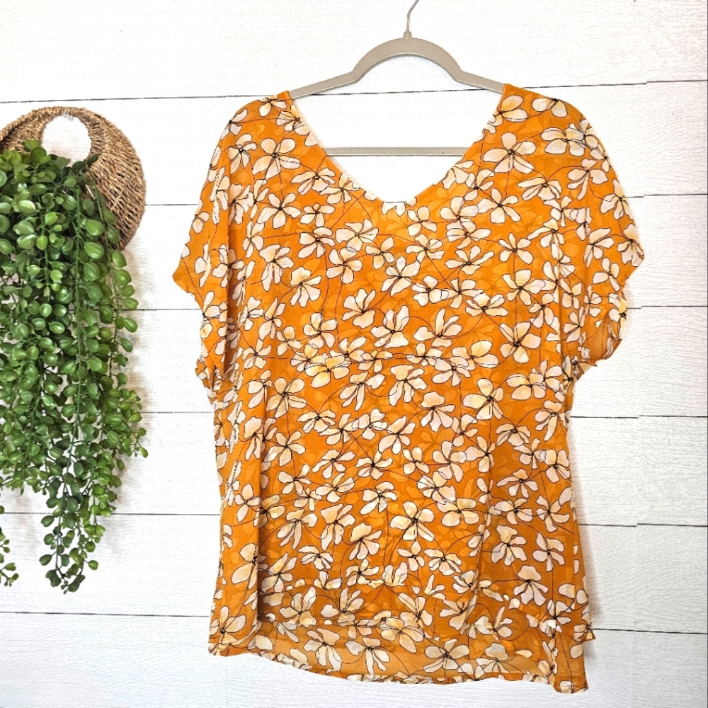 CAbi V Neck Butterscotch Color Floral Chiffon Blouse Womens Shirt Size Medium